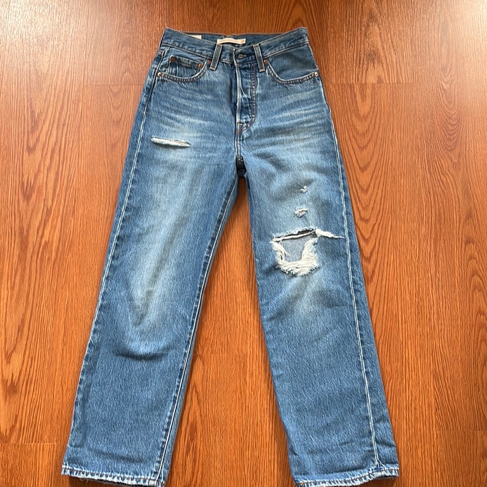 Levi’s straight ankle jean size 24